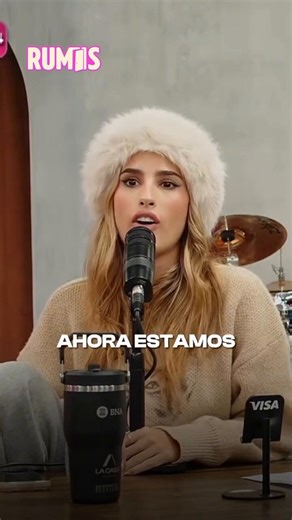 hasta cuándo van a llorar con el discursito de los cuerpos ajenos si forman parte de una industria que impone pelotudeces que ustedes se encargan de vender? qué imbecil cara de bratz