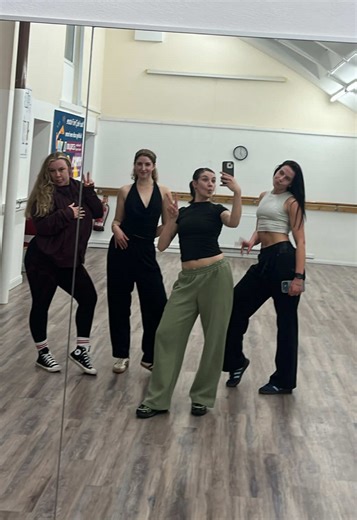 Squad that slays together, stays together🤝🏼✨ #fyp #dance #cornwall #penzance Dc- @stepbystepdance {Adults steppers street dance/ Commercial class 6-7pm}