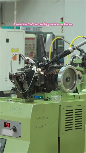 Chain making machine – consistent chain dimensions and weight for easy QC and packaging.