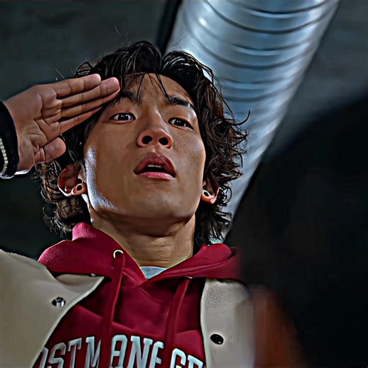 Woo-jin bows to Gun-woo 💀🔥🔥 | Bloodhounds | #bloodhound | #shortvideo #montagemunknown