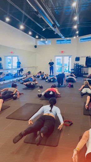 Pure Barre Classic brought the sunshine! ☀️🎶 Pure Barre Classic™ is our original class and the fastest, most effective low-impact, full-body barre workout. You will be guided through a series of low-impact, high-intensity movements designed to strengthen and tone your entire body and improve your flexibility. Comment below how often you take Pure Barre Classic❤️ #PureBarre #strengthtraining #resistancetraining #barre #nkyfitness #thewrightside | Pure Barre