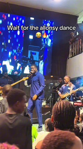 Bidemi OLAOBA Live Performance at RCCG Champions Cathedral