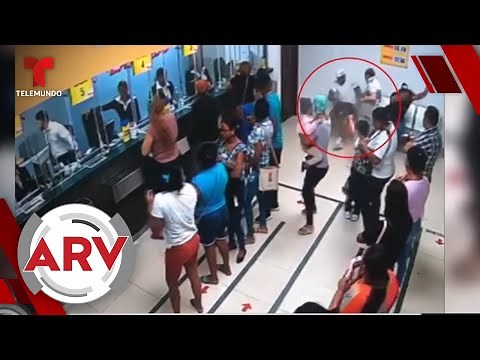 La explosión de un celular en el bolsillo de un joven causa risa y espanto | Telemundo