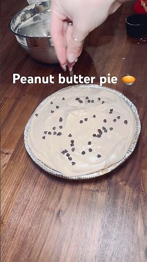 Easy Homemade cool whip & peanut butter #pie 🥧 #easyrecipe #thanksgiving #holiday #recipe #shorts