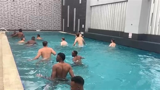 🏊‍💪🏾 Touchdown Sylhet, straight to recovery mode! No time wasted as our boys hit the pool for a refreshing recovery session soon after arrival — all under the expert eye of Strength & Conditioning Coach Curtly Diesel. 🇿🇼🔥 #BANvZIM #TestCricket | Zimbabwe Cricket