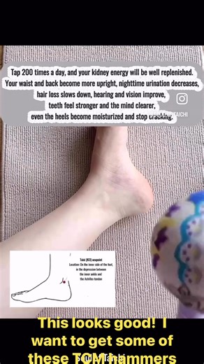 In traditional Chinese medicine, mugwort—used in moxibustion—is thought to help with warming and moving qi (the body’s vital energy). It’s believed to dispel cold, improve circulation, and support conditions like joint pain, menstrual issues, digestive discomfort, and fatigue. In short, it’s considered warming, stimulating, and harmonizing for the body’s energy flow. #moxibustion #TCM #holistic #NaturalHealing #vitality #naturalhealthandwellness #naturalhealth #naturalhealthcare #holisticwellnes