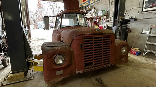 Building an old International Load Star One-Man-Cab!! #JunqueLife | Junque