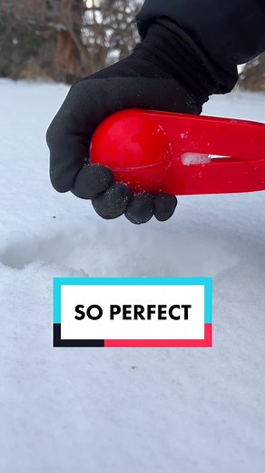 Follow us for more perfect snowballs ❄️❤️ #fyp #satisfying