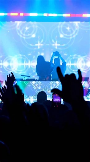 The exact moment it turned midnight on New Year’s Eve 🤯 What an unbelievable party!!! | Bassnectar