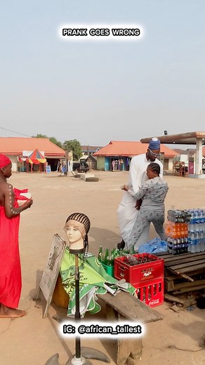 1.9M views · 38K reactions | PRANK GOES WRONG, 藍藍藍 #prank #pranks #prankvideo #prankster #pranking #pranked #comedy #naijacomedy #explore #goviral #foryou #makemefamous #ghanacomedy #prank #foryou #viralvideo #fypシ゚ #fbreelsvideo | African Tallest | Facebook