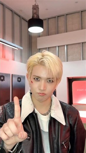 Recreating a Viral Sticker 👬 #EVAN #에반 #RIDE_OR_DIE #RideorDie