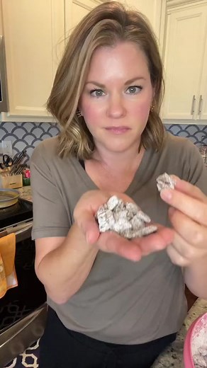 Delicious Muddy Buddy Chex Mix Recipe
