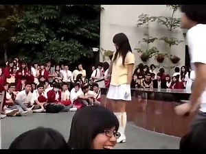 セルフスカートめくり