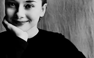 Audrey Hepburn-Moon River