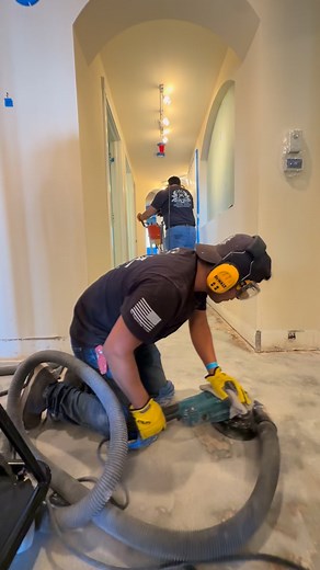 💨 Dust-Free Tile Removal = No Mess, No Stress. 💨 Tile removal doesn’t have to destroy your home. With Master Touch Dust-Free Tile Removal, we protect your home, your air, and what you love the most; your family. No plastic everywhere. No dust clouds. No cleanup nightmare. Just clean, professional, high-end removal… the way it SHOULD be done. Watch the difference ☝️ The details matter. The protection matters. The results matter. #DustFreeRemoval #MasterTouchTile #LuxuryHomesSWFL #NaplesFL #tarp