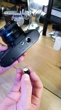 Canon T60: Battery Change & Test in 60 Seconds