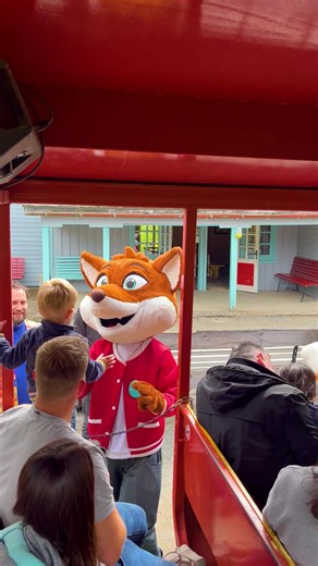 7.5K views · 42 reactions | Eure letzte Chance, um nochmal bei der FamilyFUN Party abzufeiern!  ☔ Inkl. GRATIS Regenversicherung Seid dabei und erlebt bei idealem Wetter:  Santa Fé Express als Partyzug 﫧 Eine total abgedrehte Schaumsause mit DJ & Kinderdisco  Bunter Mitmachzirkus Nur noch morgen! ⏳ ️ Link zu den Tickets in den Kommentaren | FORT FUN Abenteuerland | Facebook