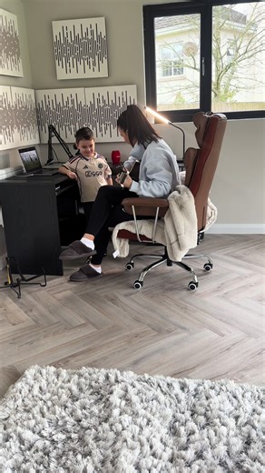 It was a slow one for us 🙏🏼 Our poor Milo wasn’t well 🥲 so it was lots of cuddles, ice lollies & fresh air… Hope you had a lovely weekend 🫶 Monday again tomorrow, fresh week & a fresh start 👊🏼💪🏻 go get it! #fy #lisamchugh #weekend #mumsoftiktok #mybabies