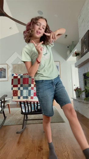 Give me energy! What are you doing today? #cora #dance #trendingdances #trending #dancewcora