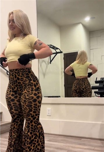 Don’t you dare in look in the mirror lol | Gym Videos