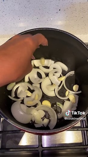 Thanksgiving essentials recipes #6 Collard Greens #fypシ #cooking #thanksgiving #thanksgivingdinner #greens #collardgreens