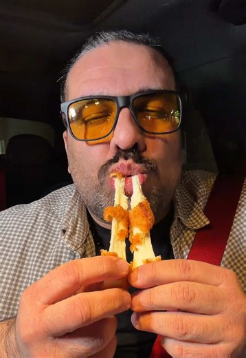 Mozzarella Sticks & Trufel Burger @Fryday #burger #mozzarella #fastfood #asmr