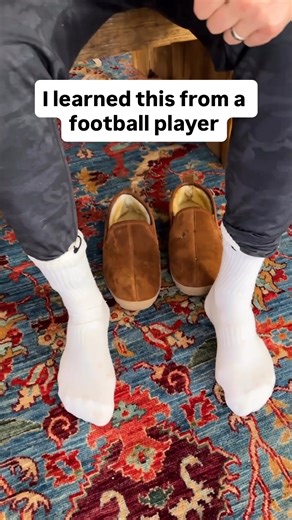 Smart Winter Tips & Tricks 🥶 Clever hacks to help you stay warm, shovel and scrape ice in a snap, craft winter wonderland diy decor, and even use fresh snowfall for the best beauty hack! #cozyvibes #wintervibes #lifehacks This original video was produced by Network Media, LLC and Randy M Show Productions. | Home Hacks & Easy Snacks