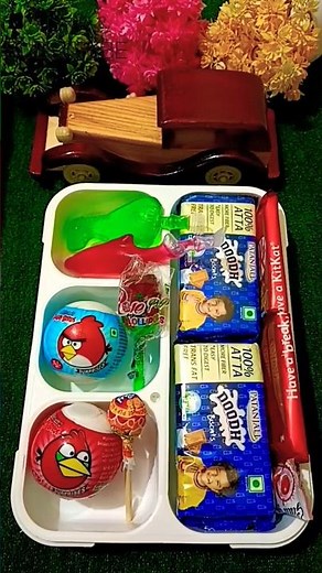 Sabka favourite tiffin box #chocolate #trendingshorts #viralvideo #youtubeshorts #lunchbox #tiffin