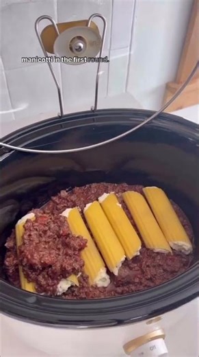 The lazy way to make manicotti (and it’s better than baked 👀)