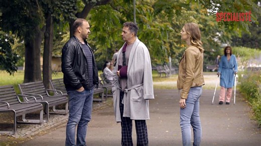 Major Strouhal si nedá pokoj ani v nemocnici! Jak pomůže Specialistům s případem?