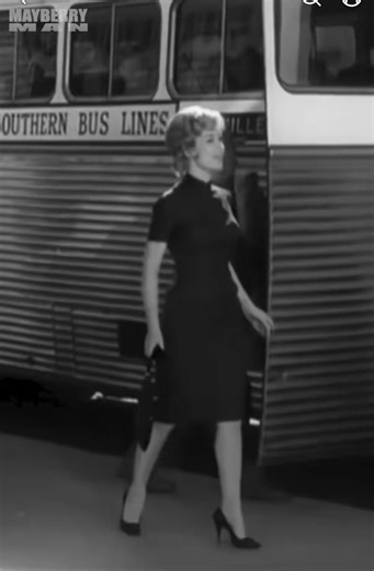 Mayberry definitely knew what a woman is and they had no trouble identifying one! 😂😍