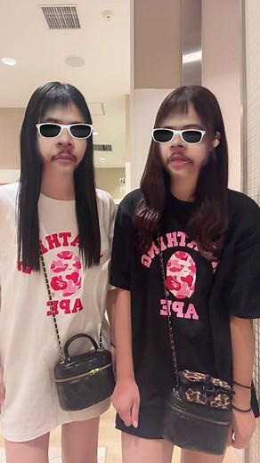 オソロコーデとエイプTシャツのスタイル