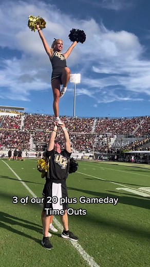UCF Cheerleading Squad Shows Off Impressive Pyramid Stunts
