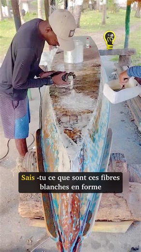 Transformation des vieux bateaux avec la fibre de verre