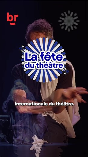 🎭 Le 27 mars, c’est la Journée internationale du théâtre. On s’est dit qu’une seule journée, ce n’était clairement pas suffisant… alors on a décidé de la fêter pendant trois semaines ✨ Au programme : promos, recos et spectacles pour célébrer le théâtre sous toutes ses formes — du grand spectacle à la comédie, en passant par des seuls-en-scène engagés. Bref, trois semaines pour (re)découvrir pourquoi le théâtre nous rassemble, nous fait rire… et parfois réfléchir. Prêt à célébrer le théâtre avec