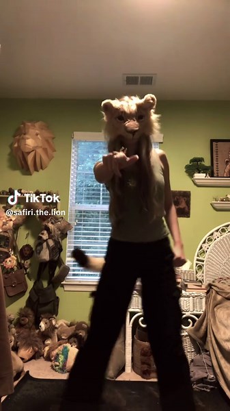 THANKS FOR 50k!! Here’s a rare Safi dance >:P #therian #lion #mask #50k #tail