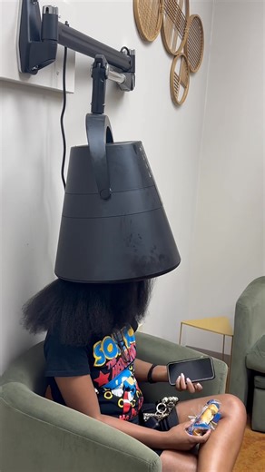 17K views · 565 reactions | I’m sooo excited about silk press season cousinssss! Her hair is GORGEOUS!!! | Jessica Singleton | Facebook