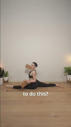 Front splits or middle splits: which are you working on? 🤸✨ #burlesque #splits #flexibility