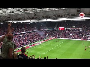 Ajax-fans gooien vuurwerk in PSV-vak tijdens kampioensduel