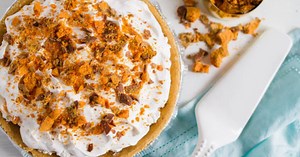 Butterfinger Pie Using Only 4 Ingredients!
