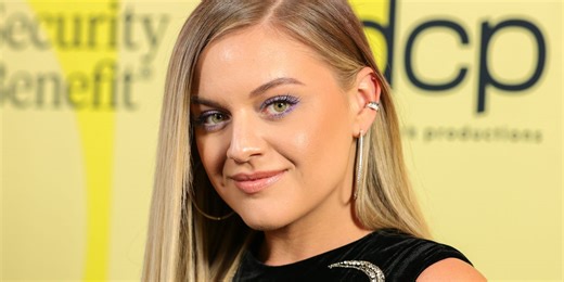 Kelsea Ballerini Wore the Riskiest Red Carpet Outfit and Fans Are Overwhelmed
