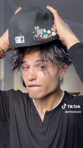 Achieving the Perfect Middle Part Hair Look