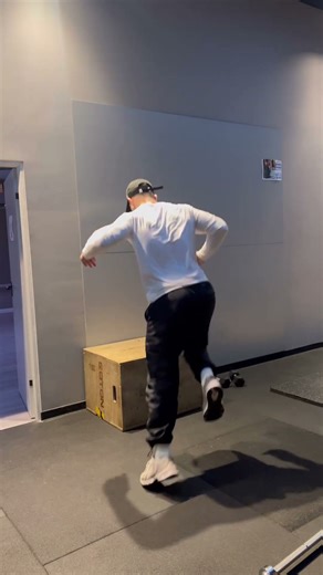 Lateral jump + box jump unilateral