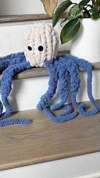 Hand knit chunky octopus 🐙 #knitting #diy #chunkyknit #octopus