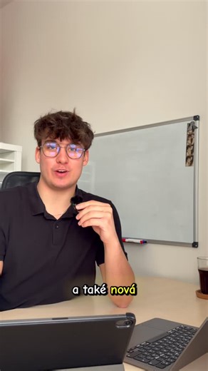 Vojta Splichal on Instagram: "📉 Panika na trhu = Životní šance? 🚀 Všichni teď mluví o tom, že AI je "černá díra" na peníze. 🕳️ Big Tech letos utratí $650 miliard (1,5x HDP Česka!) a investoři se v hrůze zbavují všeho, co má nálepku "software". Jenže podle ekonoma Lukáše Kovandy a banky Jefferies je tohle přesně ten moment, na který "Smart Money" čekají. 🧠 📊 Morningstar předpovídá: ✅ Amazon: Potenciál +50 % ✅ ServiceNow: Potenciál +100 % Zatímco dav prodává, protože se bojí, že AI zničí klas