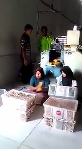 This is the best example of Work Coordination. Find out how you can coordinate our Real-time bus timing, live traffic conditions on our UPDATE Streetdirectory Map at www.streetdirectory.com/mobile. Download now for easy access to anywhere in Singapore! | streetdirectory.com