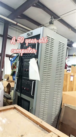 Showing sum cool stuff I found in my dads work warehouse ￼