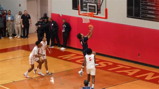 A give-and-go gets Anthony Key wide open to the rim! Atascocita wins a titanic district showdown over North Shore, full highlights on the show tonight at 11. KHOU 11 Sports #ihss | Houston Inside High School Sports