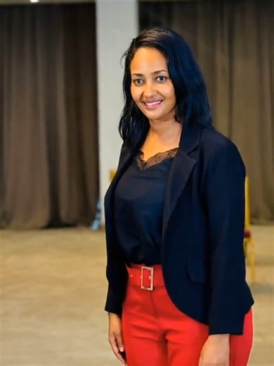 ወይዘሮ ሳራ ሞገስ፣ በዘበኛ ብታባርሪኝም የሰጠሽኝ ጉልበት ግን ወደ ከፍታዬ እንድሮጥ አድርጎኛል። አመሰግናለሁ! 👋🏽🚪@Alula brand #አሉላፍሬው #alulabrand #cdsport #tiritaradio #ethiopian_tik_tok