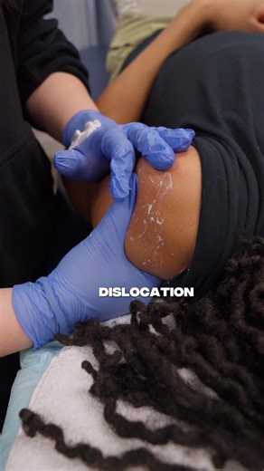 How to recover from injury? Football injuries can affect joints, muscles, and coordination in the upper body. After the initial healing phase, regaining normal movement is just as important as the injury itself. Occupational therapy focuses on restoring mobility, strength, and control in the affected area. The goal is to help the arm or hand move normally again so everyday activities and sports-related movements become easier. Step by step, mobility and function improve. #health #recovery #sport